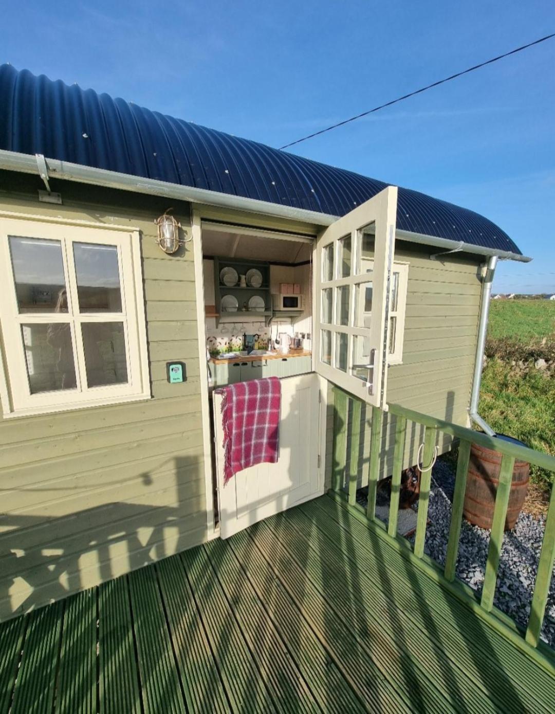 Vila Wild Meadow Huts Doolin Exteriér fotografie