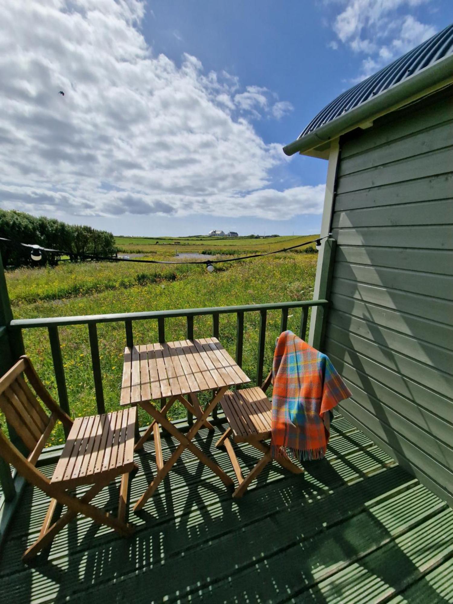 Vila Wild Meadow Huts Doolin Exteriér fotografie