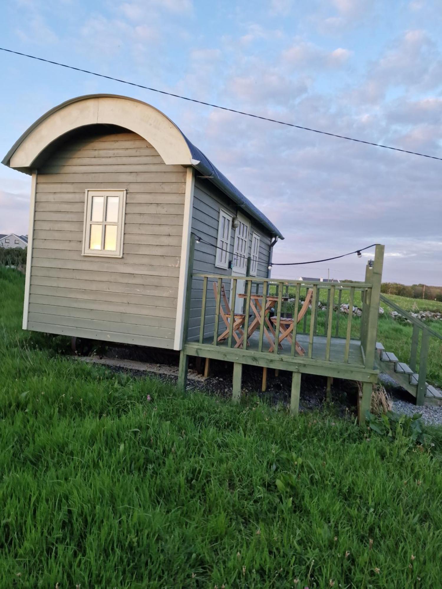 Vila Wild Meadow Huts Doolin Exteriér fotografie